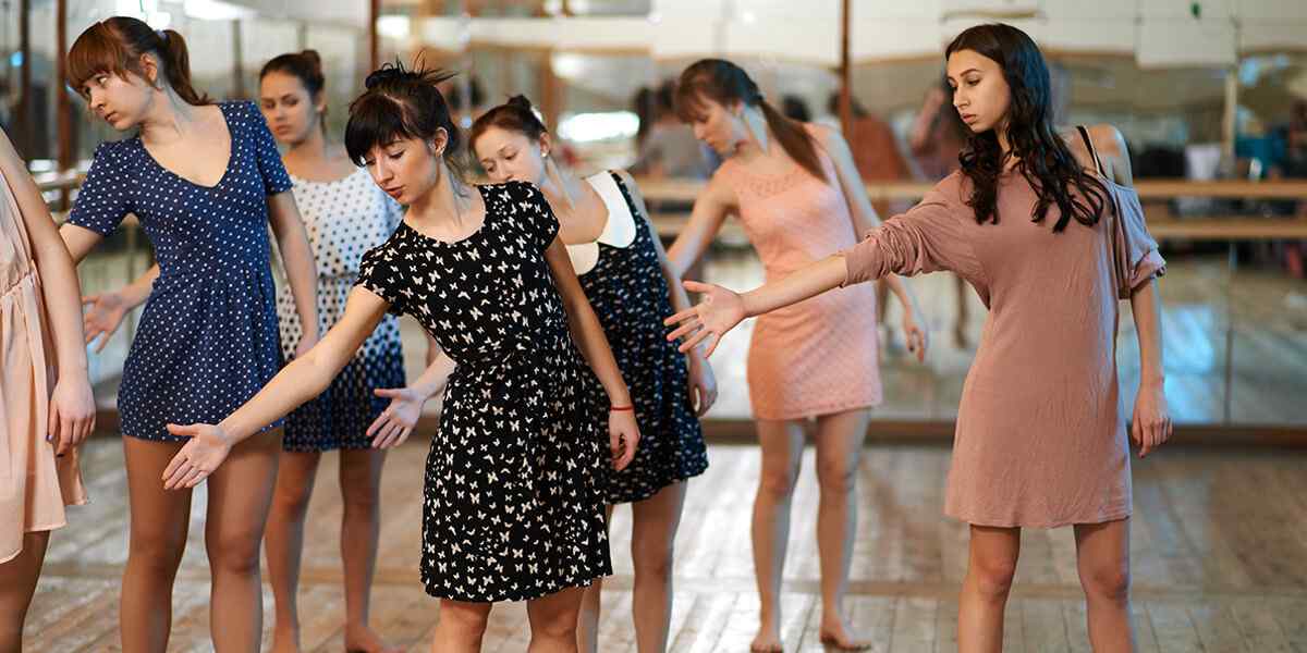 https://mordemsanat.com.tr/wp-content/uploads/2019/04/inner_dance_01.jpg