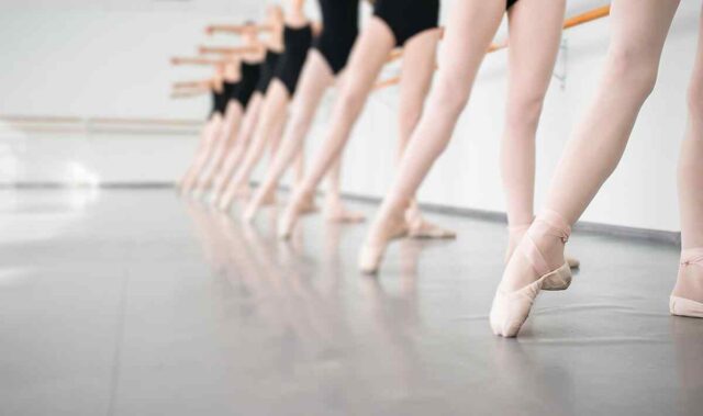 https://mordemsanat.com.tr/wp-content/uploads/2019/04/inner_image_dance_04-640x379.jpg
