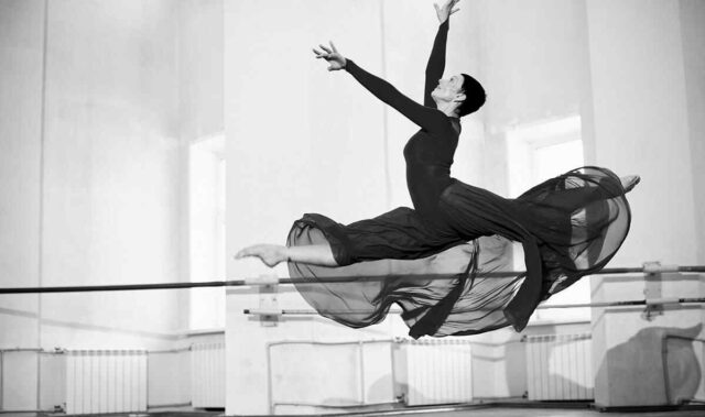 https://mordemsanat.com.tr/wp-content/uploads/2019/04/inner_image_dance_05-640x379.jpg